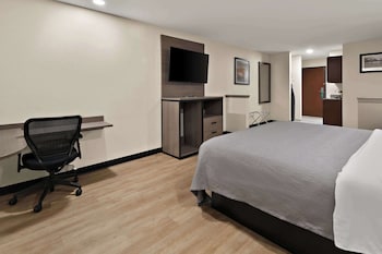 Suite, 1 King Bed, Non Smoking