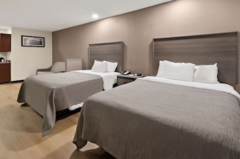 Suite, 2 Queen Beds, Non Smoking