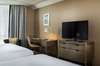 Executive Room, Club Lounge Access