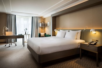 Executive Room, 1 King Bed with Sofa bed (Family Room)