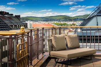 Penthouse, 1 King Bed, Corner