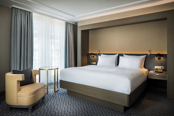 Room, 1 King Bed (Plaza)