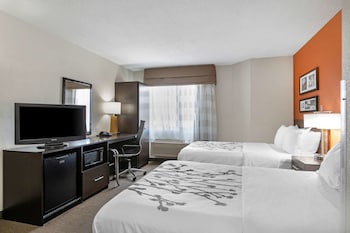 Standard Room, 2 Double Beds, Non Smoking, Refrigerator & Microwave