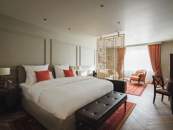 Grand Room, 1 King Bed (Luxury)