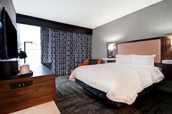 One Queen Bed, Non-Smoking