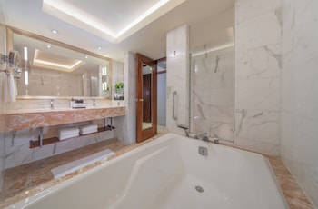 Executive Room, 1 King Bed (Premium, Harbour View)