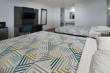 Deluxe Room, 2 Double Beds, Non Smoking, Refrigerator & Microwave