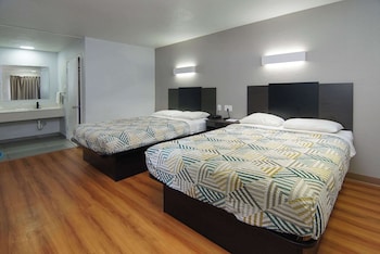 Deluxe Room, 2 Double Beds, Non Smoking, Refrigerator & Microwave