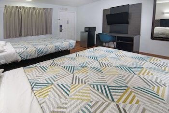 Deluxe Room, 2 Double Beds, Non Smoking, Refrigerator & Microwave