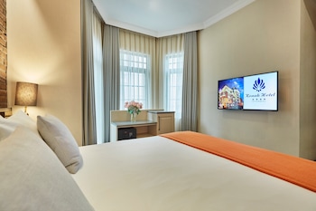 Grand Suite, Balcony, City View