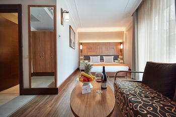 Junior Suite, 1 Bedroom, Balcony, City View