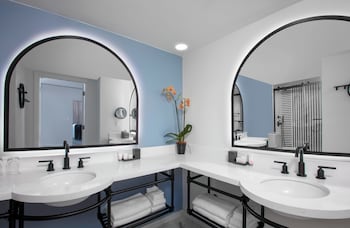 Suite, 1 Bedroom, Balcony (Gulf View)