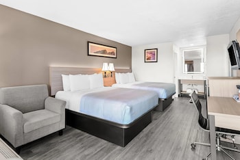 Standard Room, 2 Queen Beds, Non Smoking