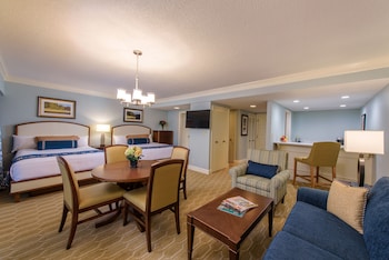 Junior Suite, 2 Queen Beds (750 SqFt)