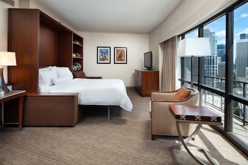 Executive Suite, 1 Queen Bed