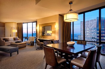 Luxury Suite, 1 King Bed