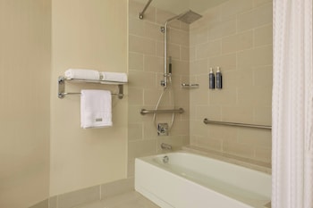 Room, 2 Double Beds (Mobility Accessible, Tub)