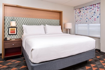 Suite, 1 King Bed, Accessible (Mobility, Roll-In Shower)