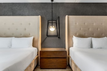 Superior Room, 2 Queen Beds, Accessible