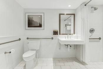 Superior Room, 1 King Bed, Accessible