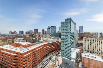 Deluxe Room, 2 Queen Beds, City View