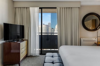 Suite, 1 Bedroom (Skyline View)