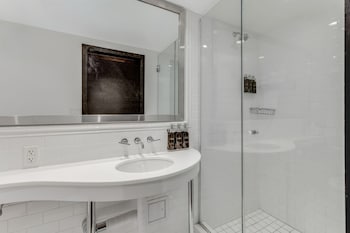 Suite, 1 King Bed (Loft)