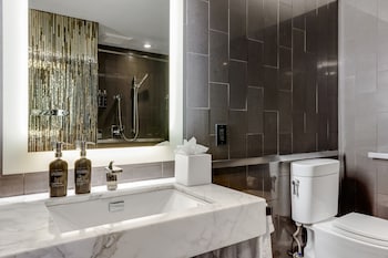 Suite, Accessible (Loft)