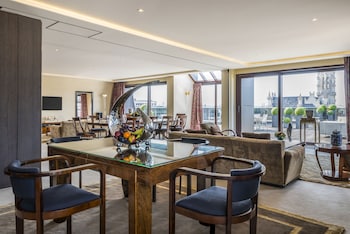 Presidential Room, 1 King Bed, Kitchenette, City View