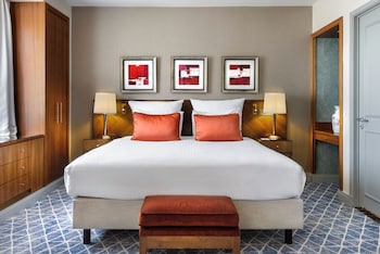 Executive Suite, 1 King Bed (Warwick)