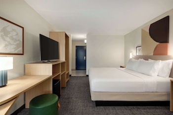 Room, 1 King Bed, Accessible (Mobility & Hearing, Roll-in Shower)