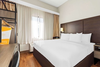 Suite, 1 Double Bed with Sofa bed, Accessible, Non Smoking