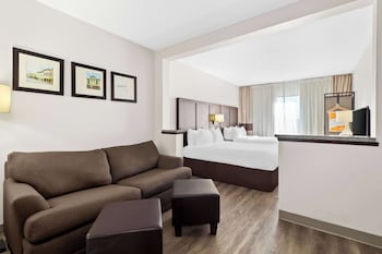 Suite, 2 Double Beds, Non Smoking
