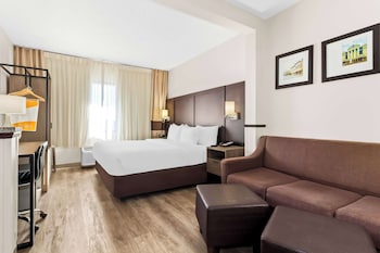 Suite, 1 King Bed, Non Smoking
