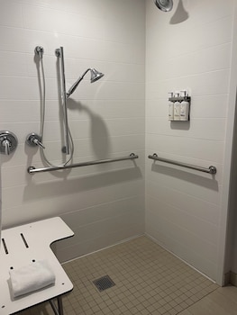 Standard Room, 2 Queen Beds, Accessible (Roll Shwr)