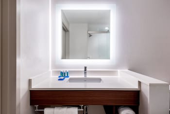 Suite, 1 King Bed, Accessible (Communications, Accessible Tub)