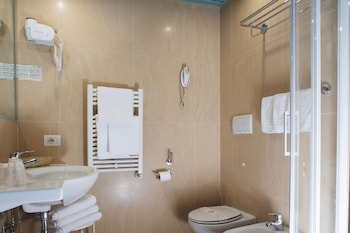 Quadruple Room, Annex Building