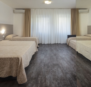 Quadruple Room, Annex Building