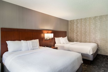 Suite, 1 King Bed with Sofa bed, Accessible (One Bedroom - Mobility - Tub)