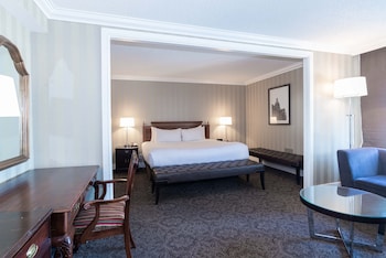 Grand Room, 1 King Bed