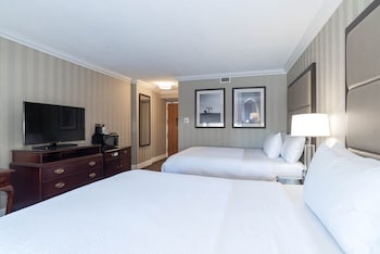 Deluxe Room, 2 Double Beds (Middle Floors)