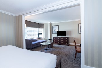 Grand Room, 1 King Bed