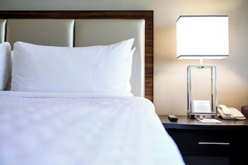 Standard Room, 1 Queen Bed