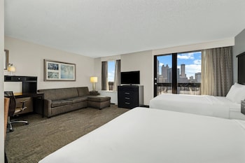 Studio Suite, Multiple Beds, Kitchen