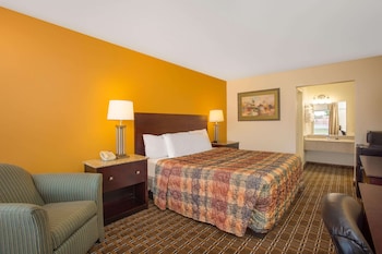Standard Room, 1 King Bed, Smoking