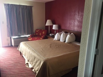 Standard Room, 1 King Bed, Smoking