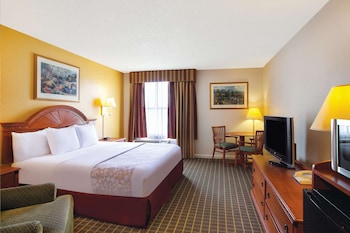 Room, 1 King Bed, Accessible, Non Smoking (Mobility,Hearing Impaired)