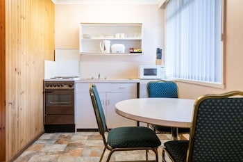 Family Room, Kitchenette
