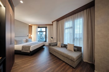 Superior Room (Square View)
