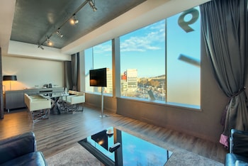 Suite (Clock)